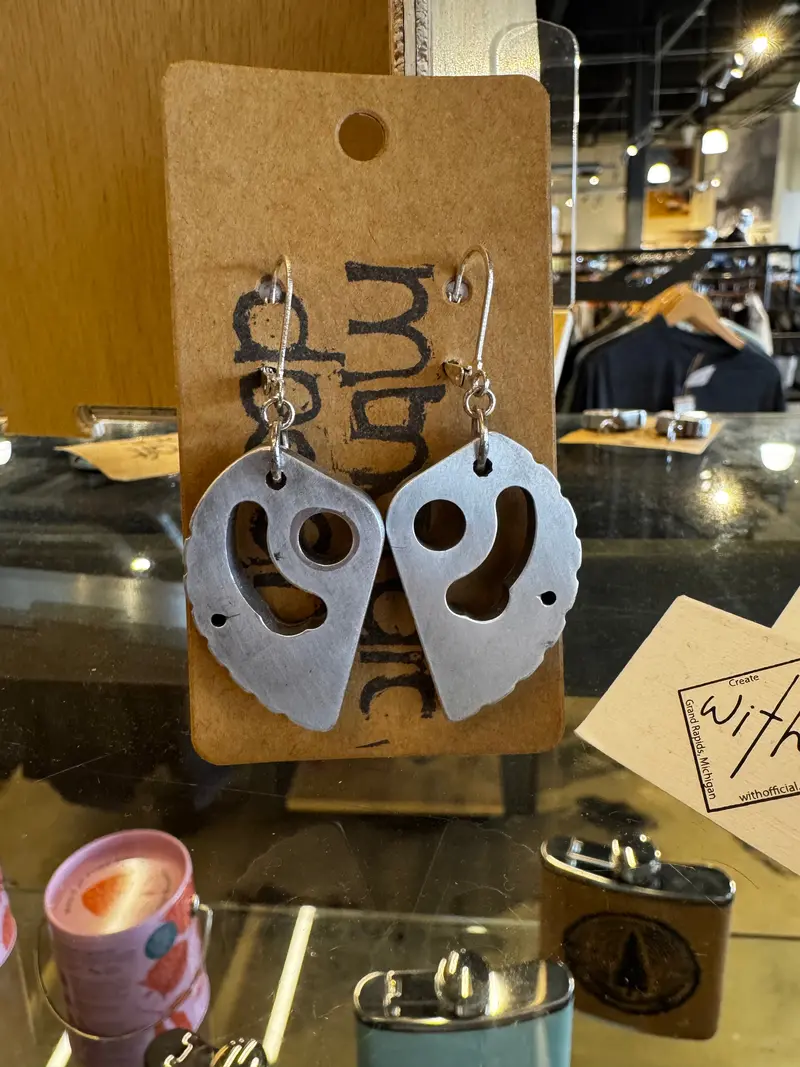 Camalot-Inspired Vintage Earrings – Aluminum Climbing Gear Design 1