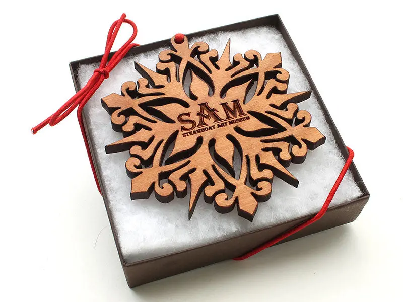 Cherry Blossom Snowflake Gift Box – Steamboat Art Museum Design 1