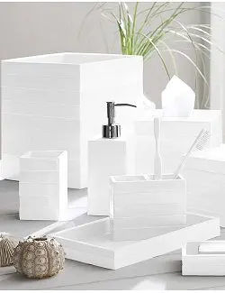 Shiplap-Style White 3-Piece Bath Accessory Set 1